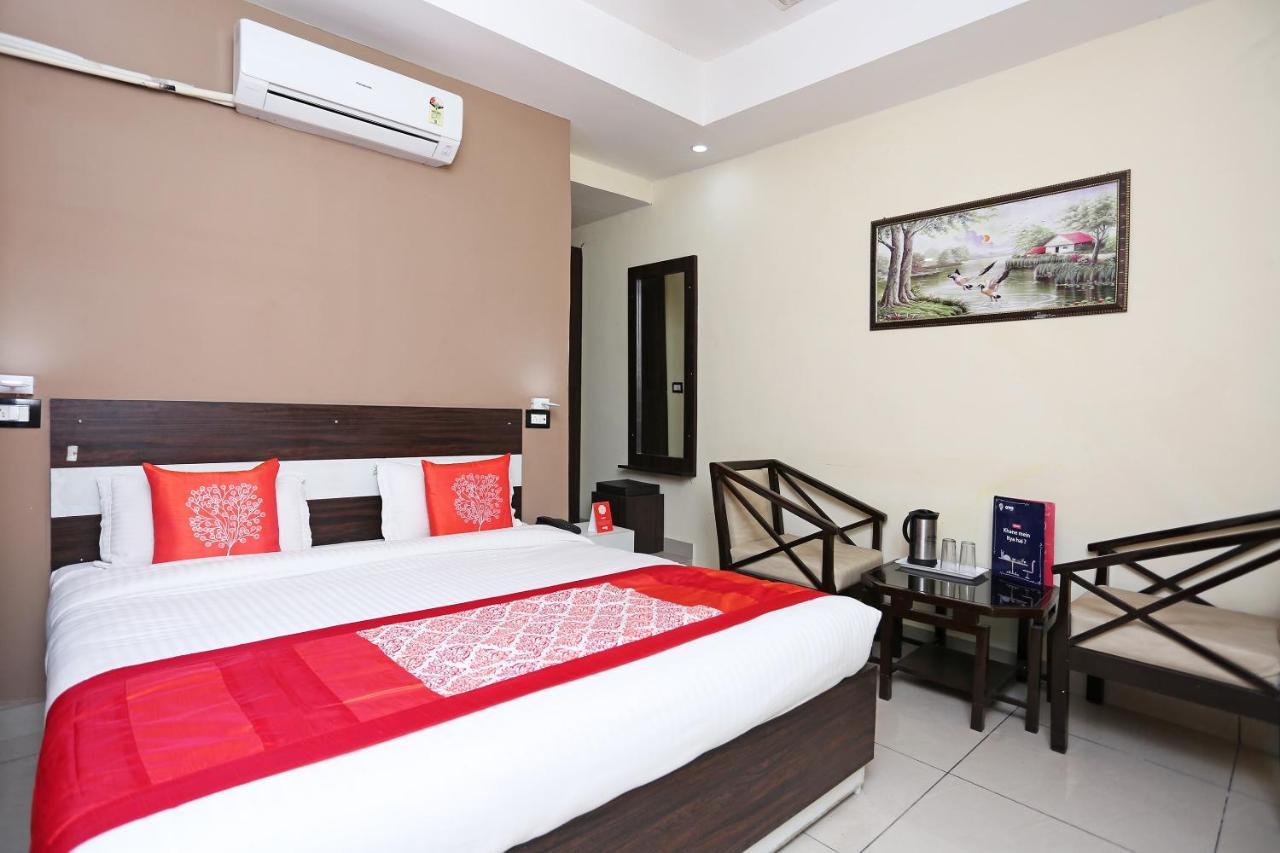 Oyo 8232 Hotel Krb Paradise Dehradun Esterno foto
