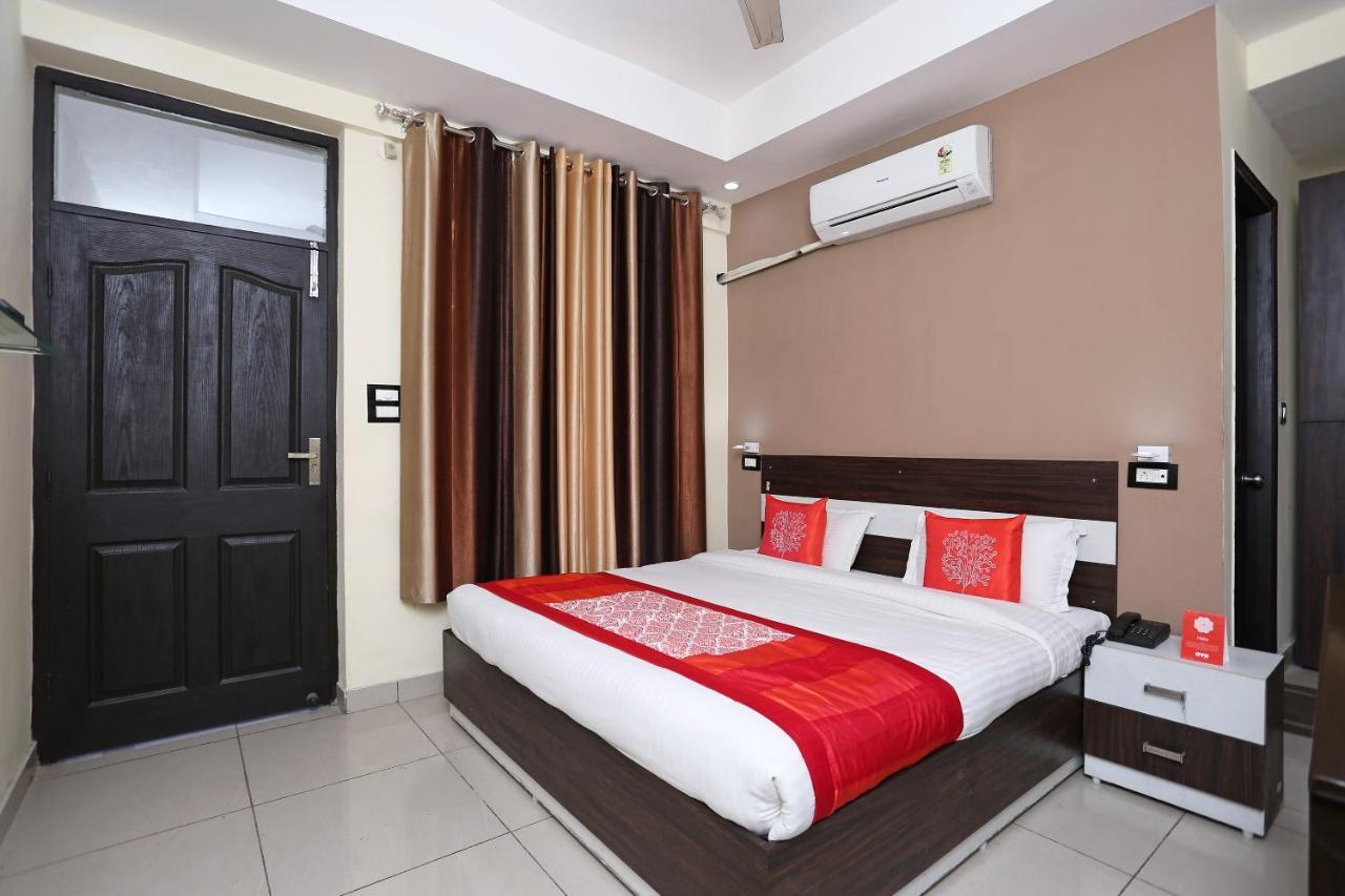 Oyo 8232 Hotel Krb Paradise Dehradun Esterno foto