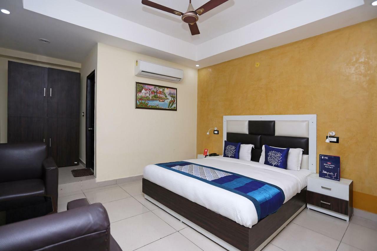 Oyo 8232 Hotel Krb Paradise Dehradun Esterno foto