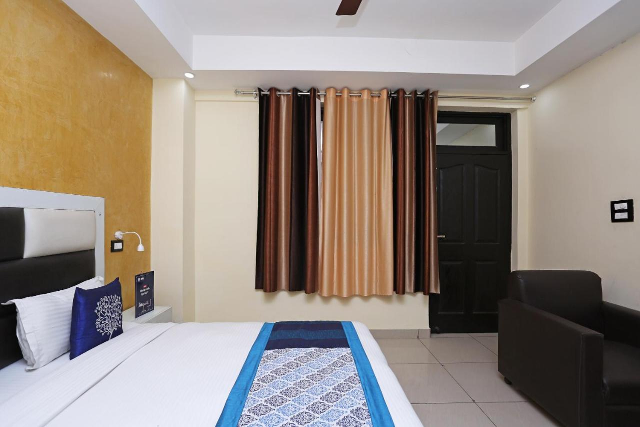 Oyo 8232 Hotel Krb Paradise Dehradun Esterno foto
