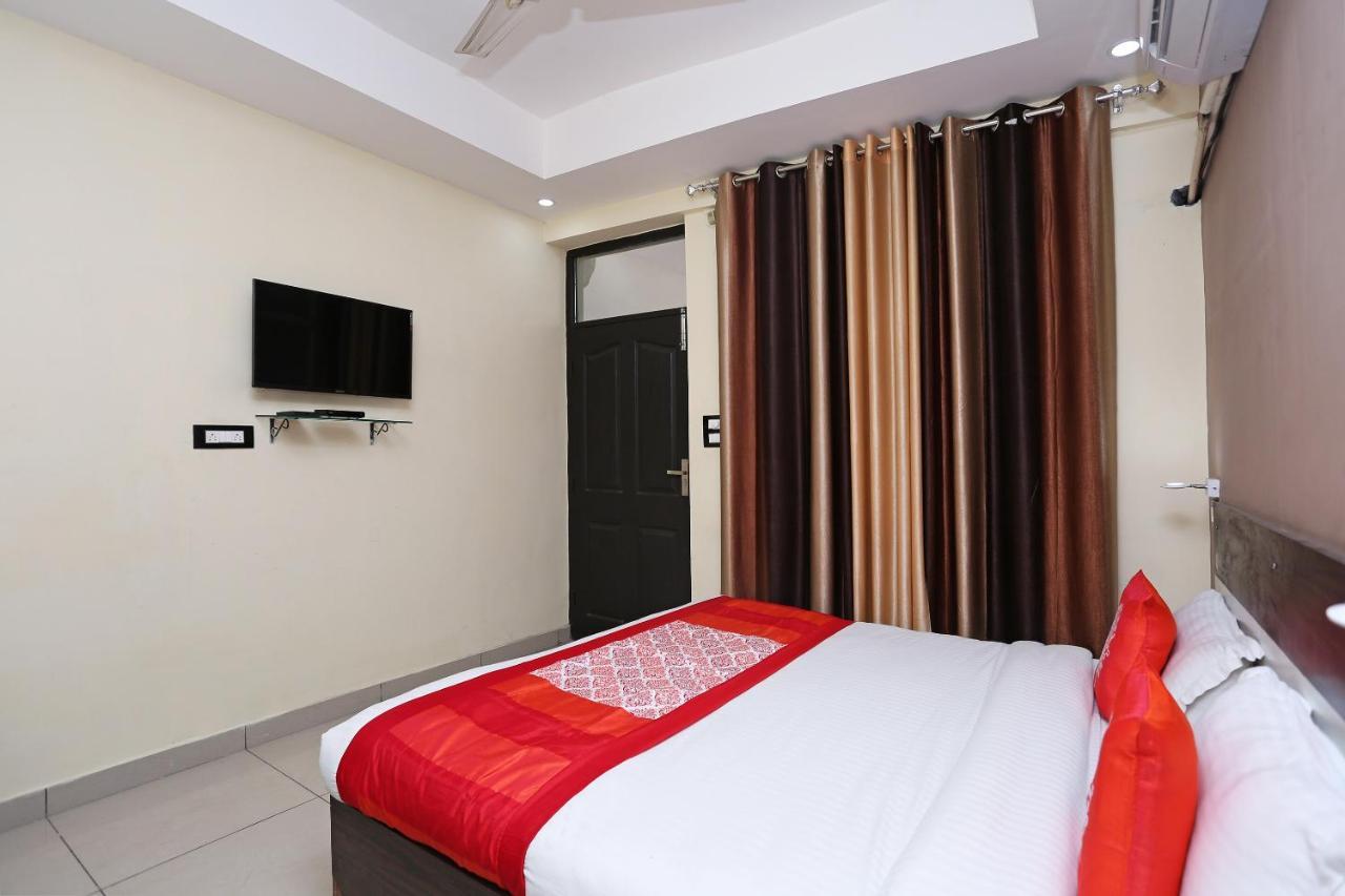 Oyo 8232 Hotel Krb Paradise Dehradun Esterno foto